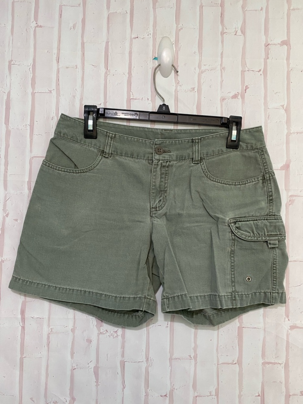 The North Face Women’s Sage Green Cotton Cargo Shorts size 6
